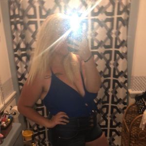 Meet your Posher, Crystal